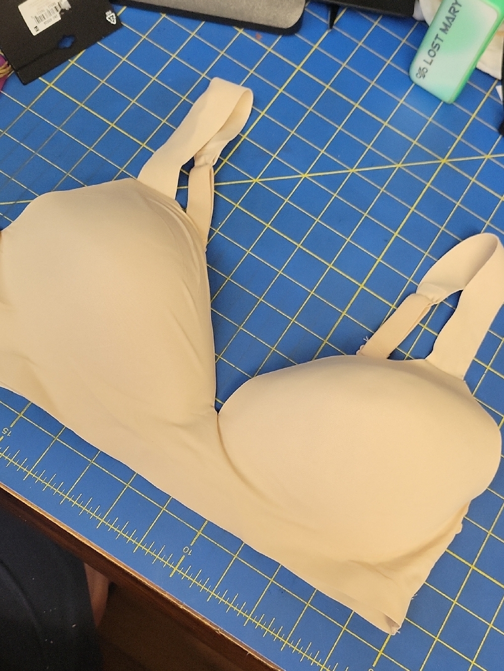 True Seamless Nude T-Shirt Bra Wireless Light Support Medium New